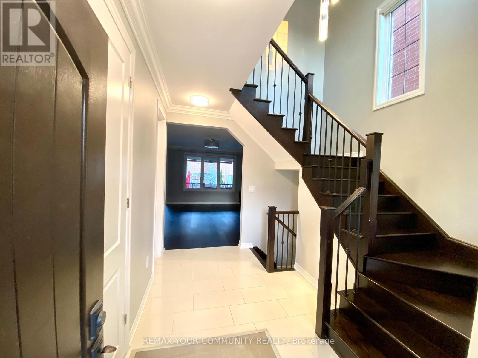 101 MASTERMAN CRESCENT - Photo 3 of 32, Oakville (GO Glenorchy), Ontario