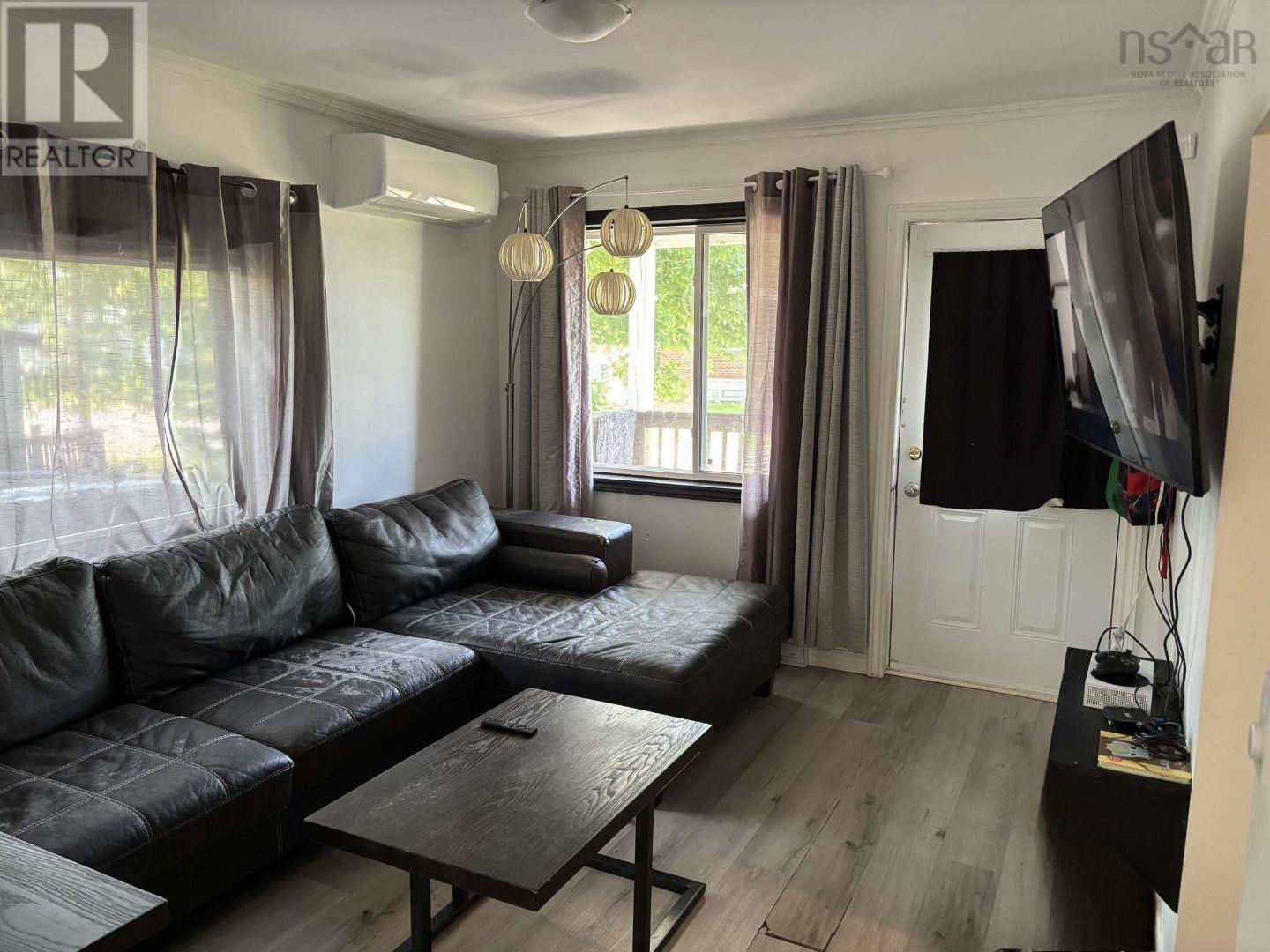 Property 12 of 17 of 18 Royalty Street