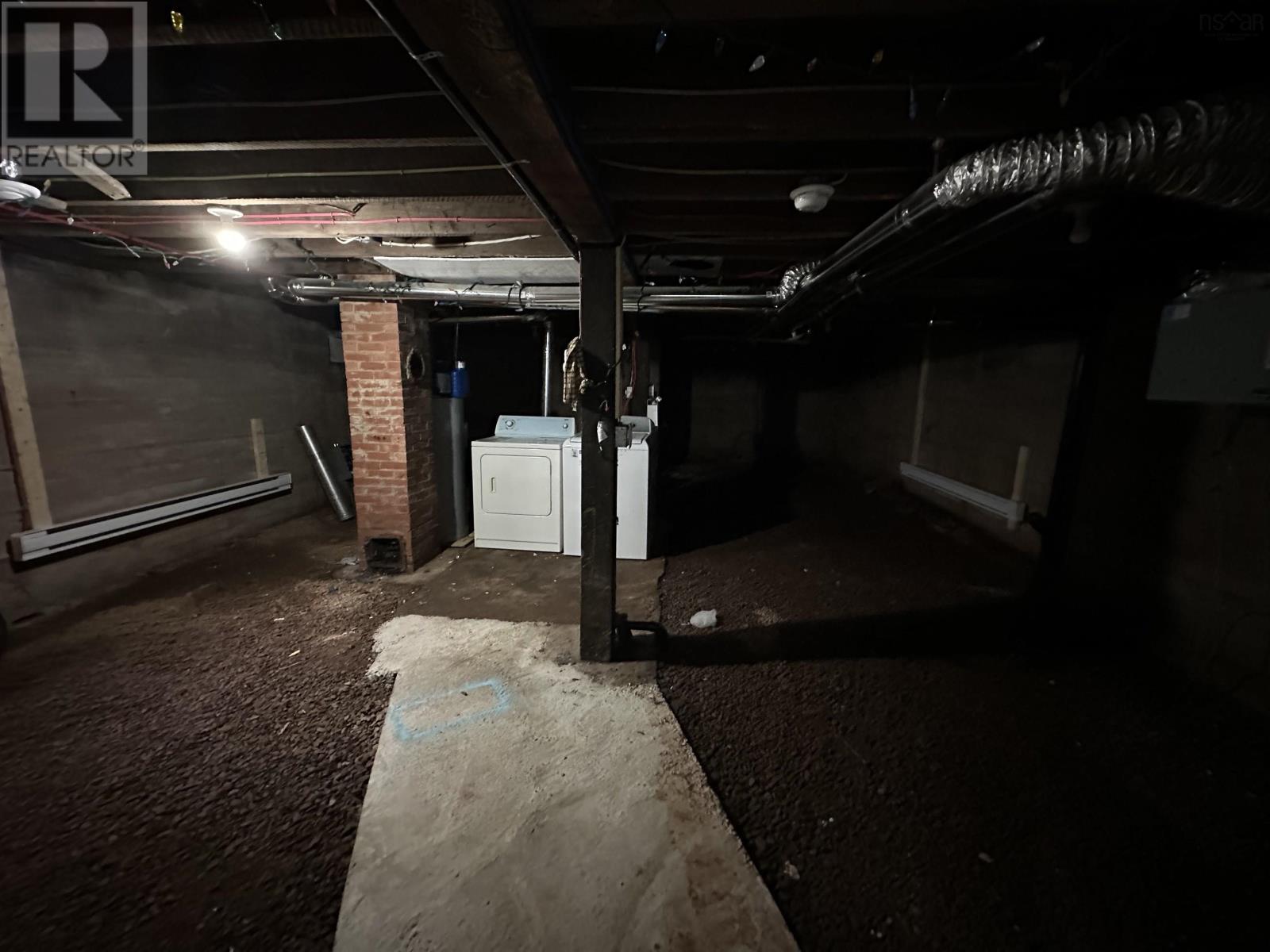 Property 16 of 17 of 18 Royalty Street