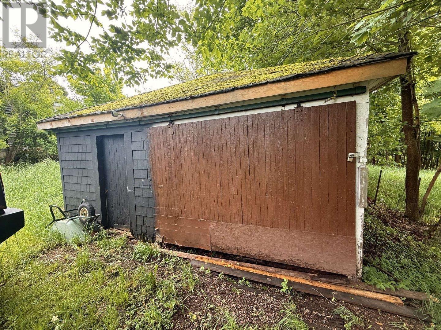 Property 4 of 17 of 18 Royalty Street