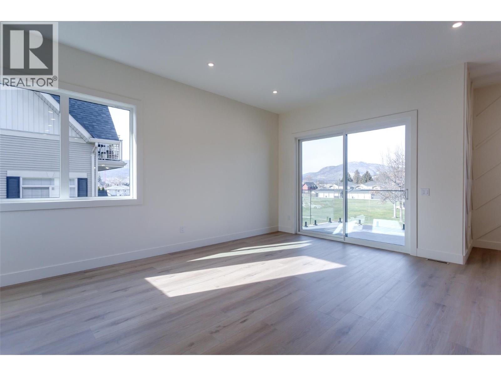 4 970 Lawson Avenue, Kelowna