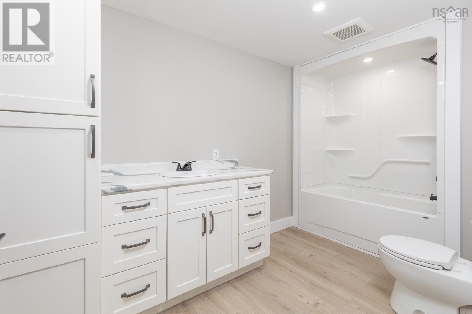 Property 34 of 43 of 8318 Highway 3