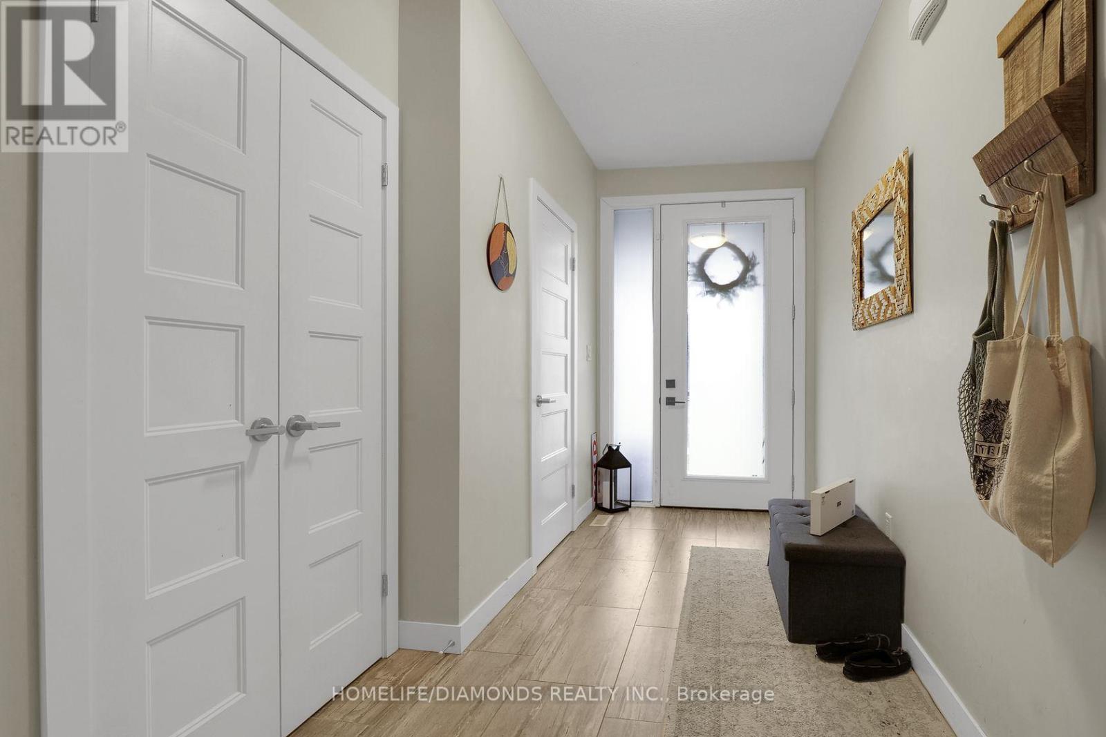 985 WEST VILLAGE SQUARE - Photo 4 of 30, London North (North M), Ontario