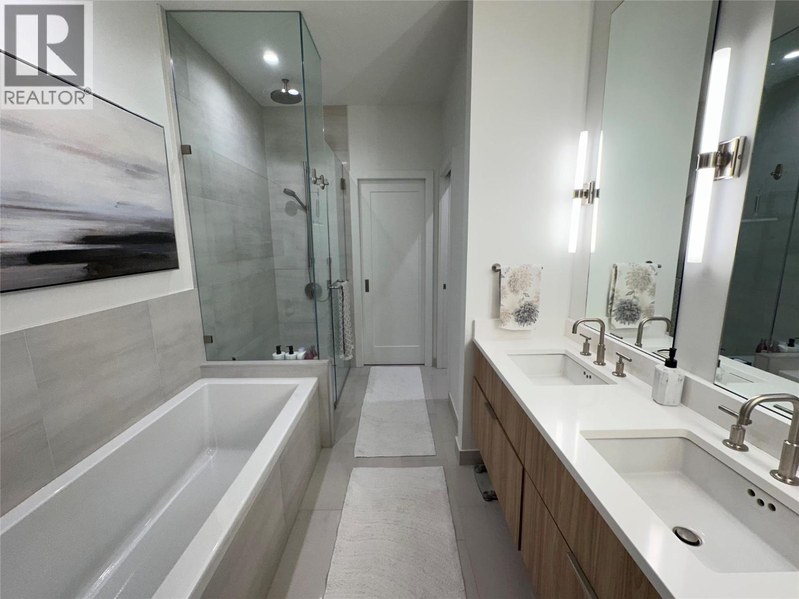 3000 Ariva Drive Unit# 3003, Kelowna