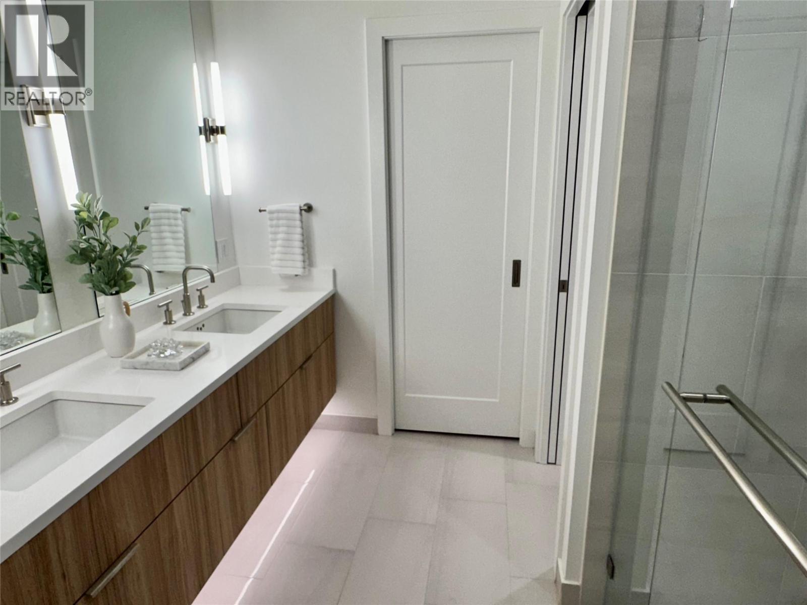 3000 Ariva Drive Unit# 3003, Kelowna