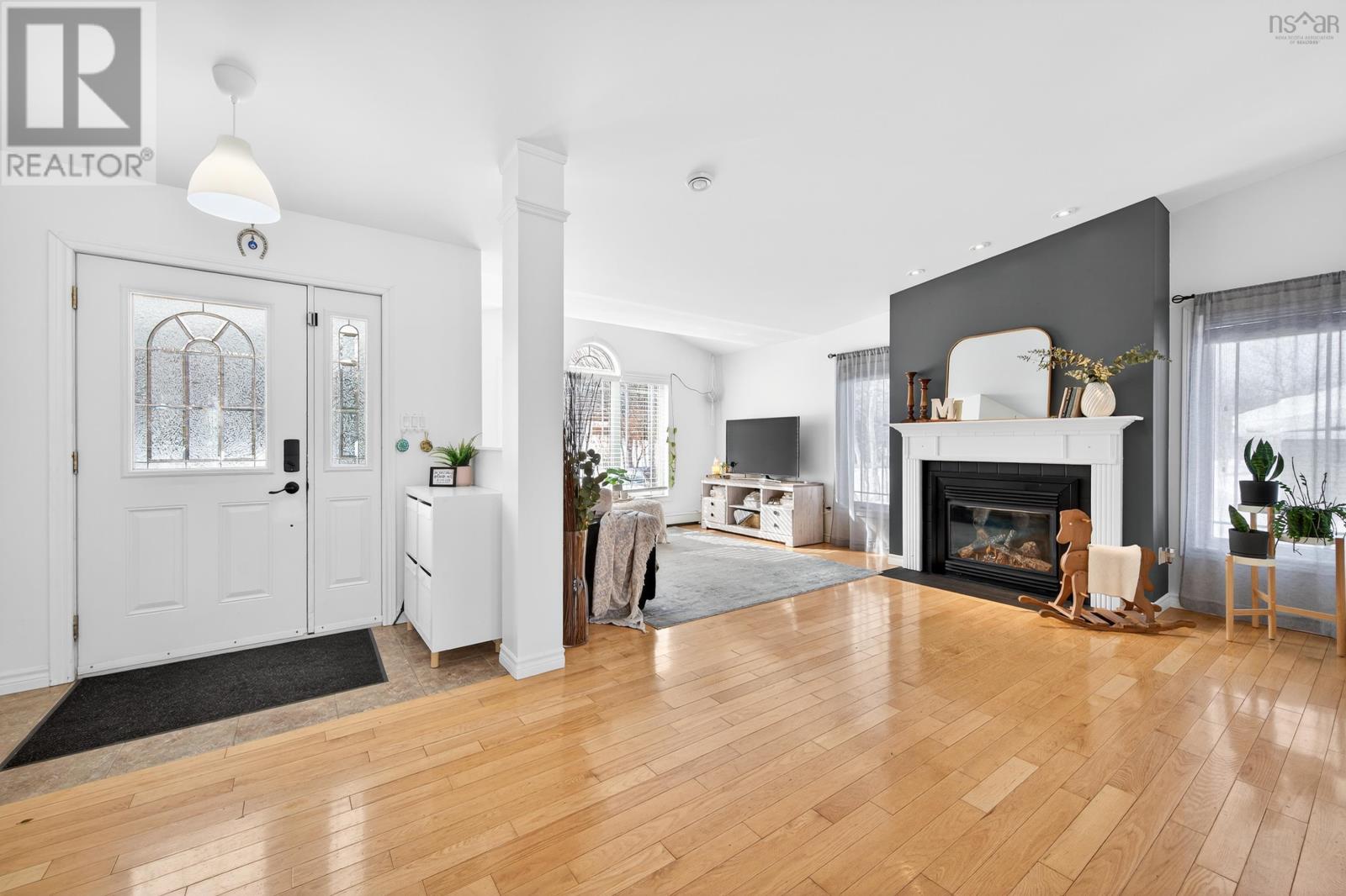 Property 11 of 49 of 53 Erinmore Drive