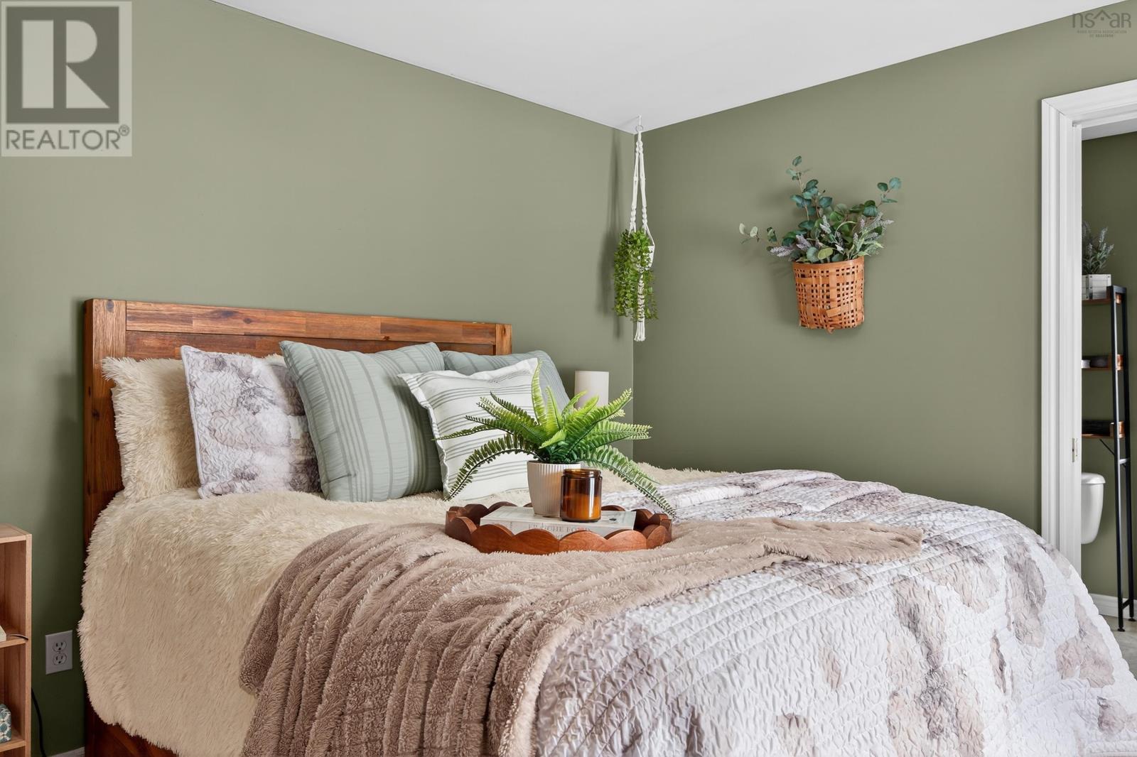 Property 37 of 49 of 53 Erinmore Drive