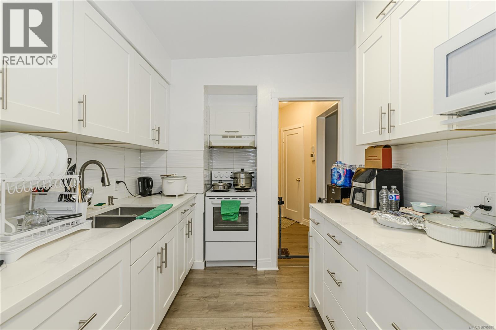  3170 Alder Street, Victoria