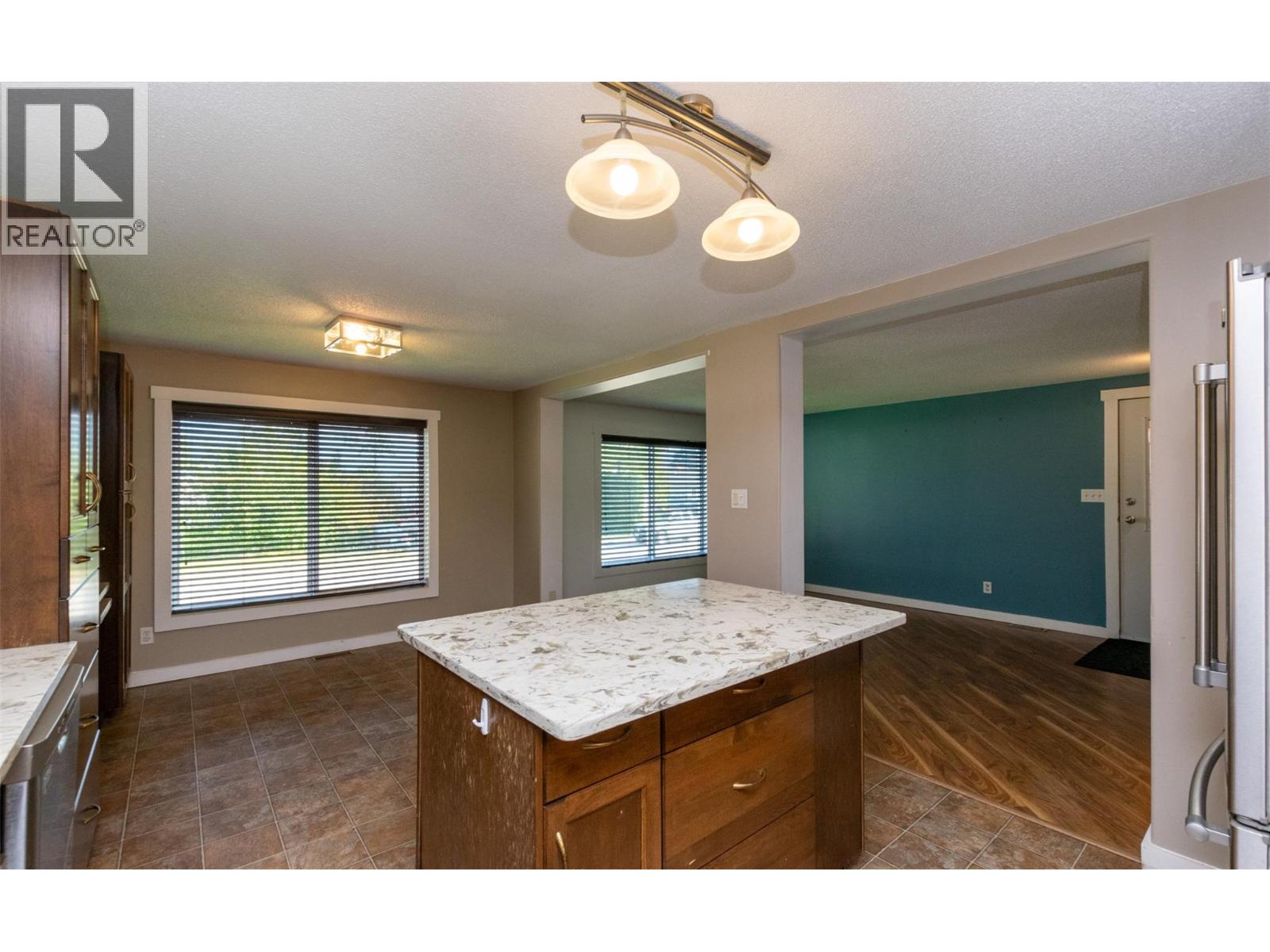  4640 73 Avenue Northeast, Salmon Arm