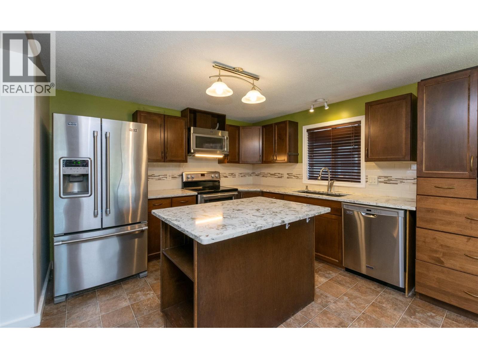  4640 73 Avenue Northeast, Salmon Arm