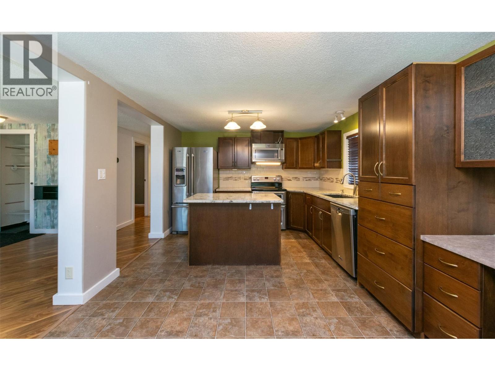  4640 73 Avenue Northeast, Salmon Arm