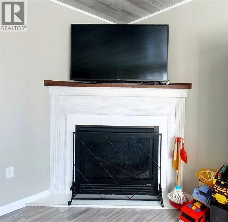 5114 13 Avenue - Photo 5 of 40, Edson, Alberta