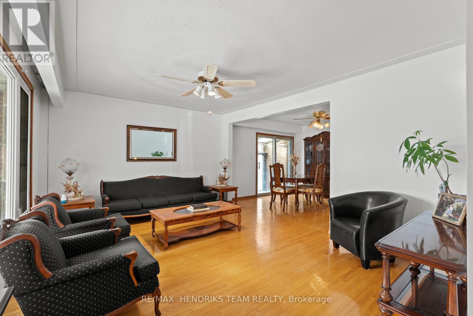 94 VICTOR BOULEVARD - Photo 5 of 41, Hamilton (Greeningdon), Ontario