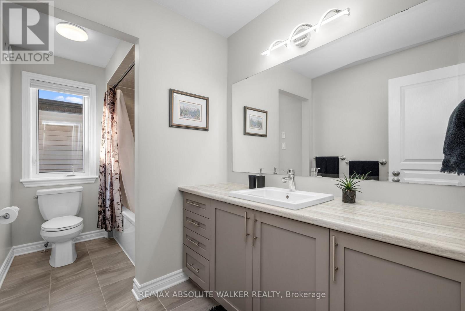 119 CAMBIE ROAD — photo 22