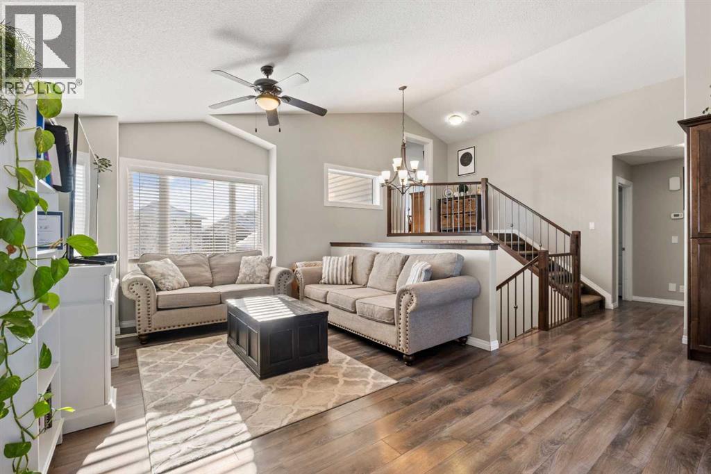 22 Spruce Road - Photo 4 of 25, Whitecourt, Alberta