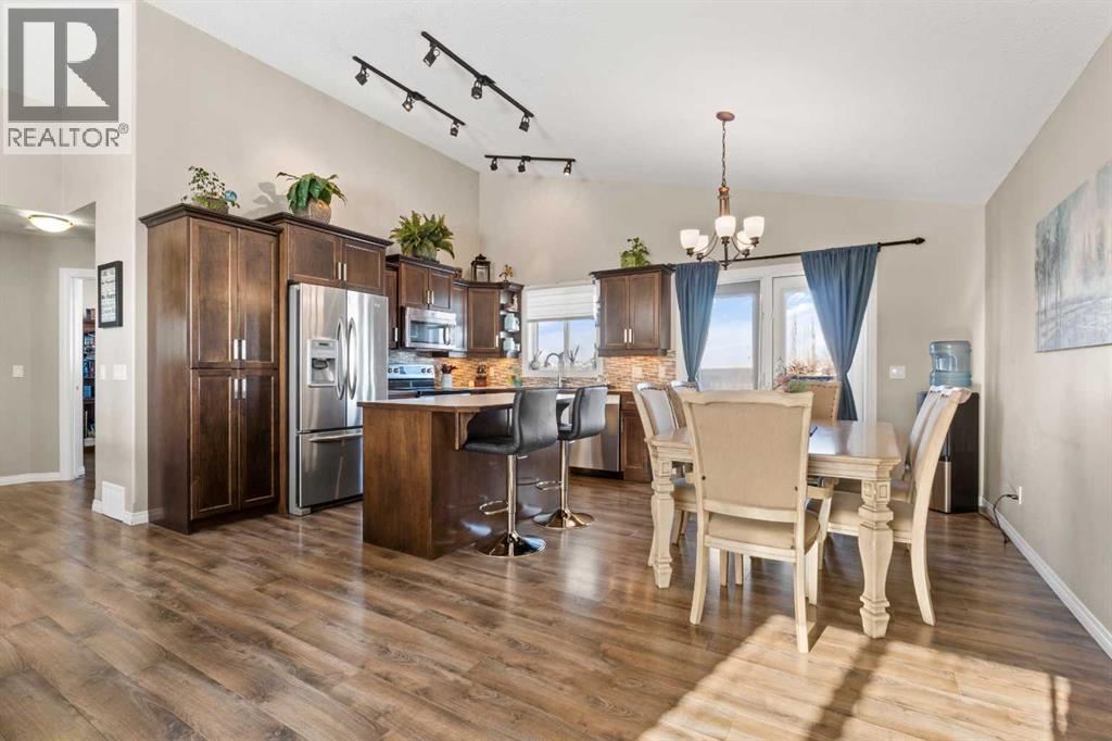 22 Spruce Road - Photo 5 of 25, Whitecourt, Alberta