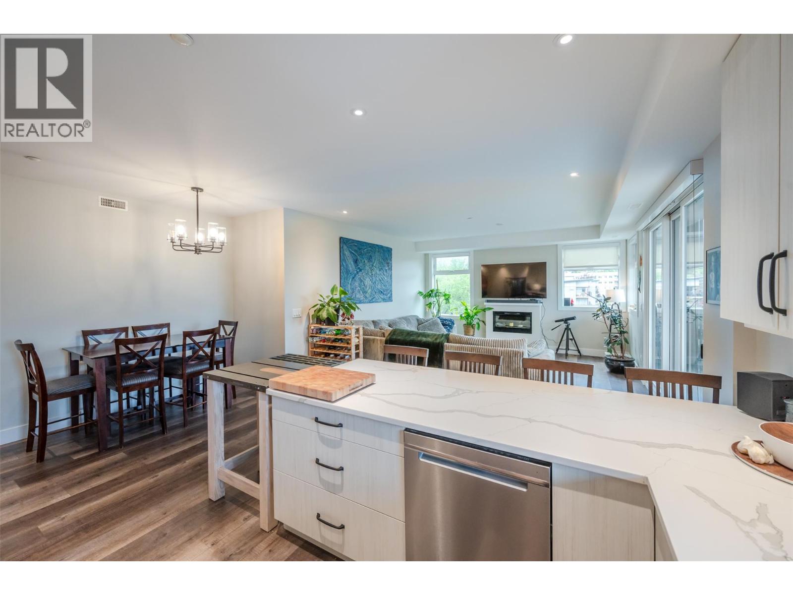 #508 110 Ellis Street - 10