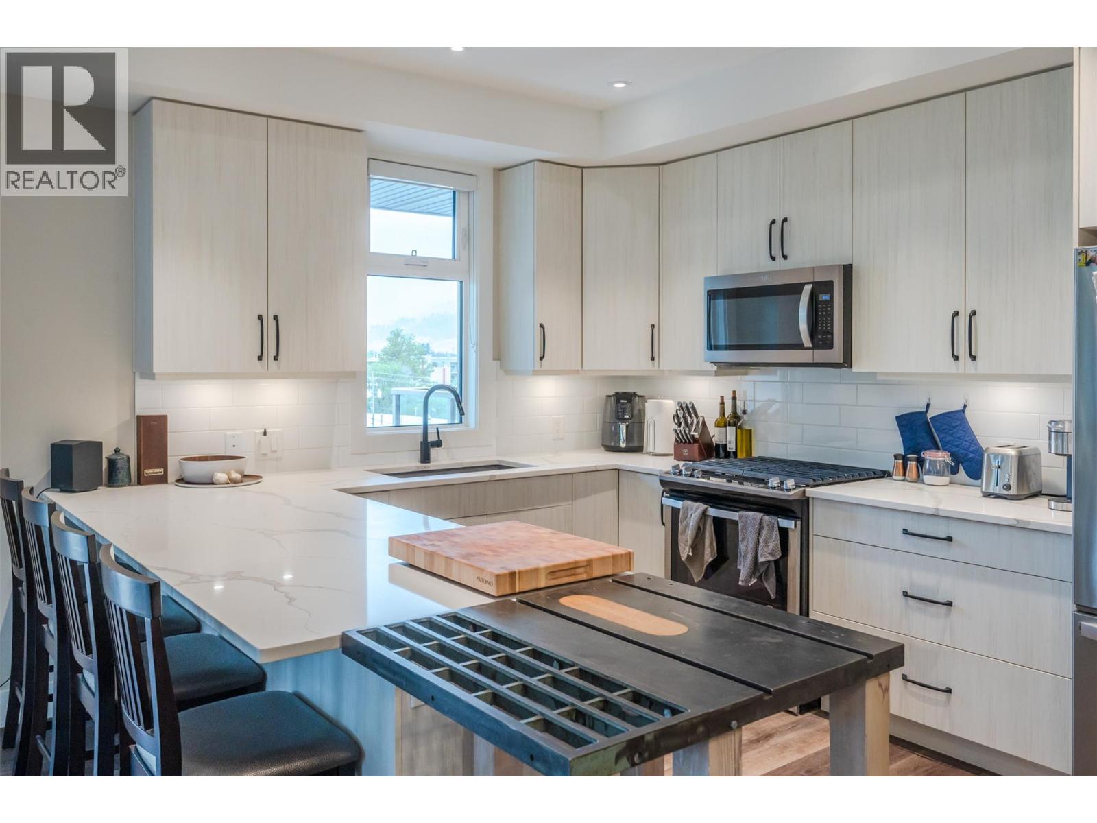 508 110 Ellis Street, Penticton