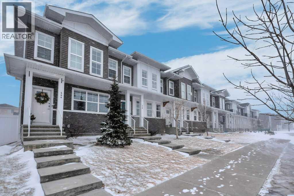 448 West Lakeview Drive - Photo 3 of 40, Chestermere, Alberta