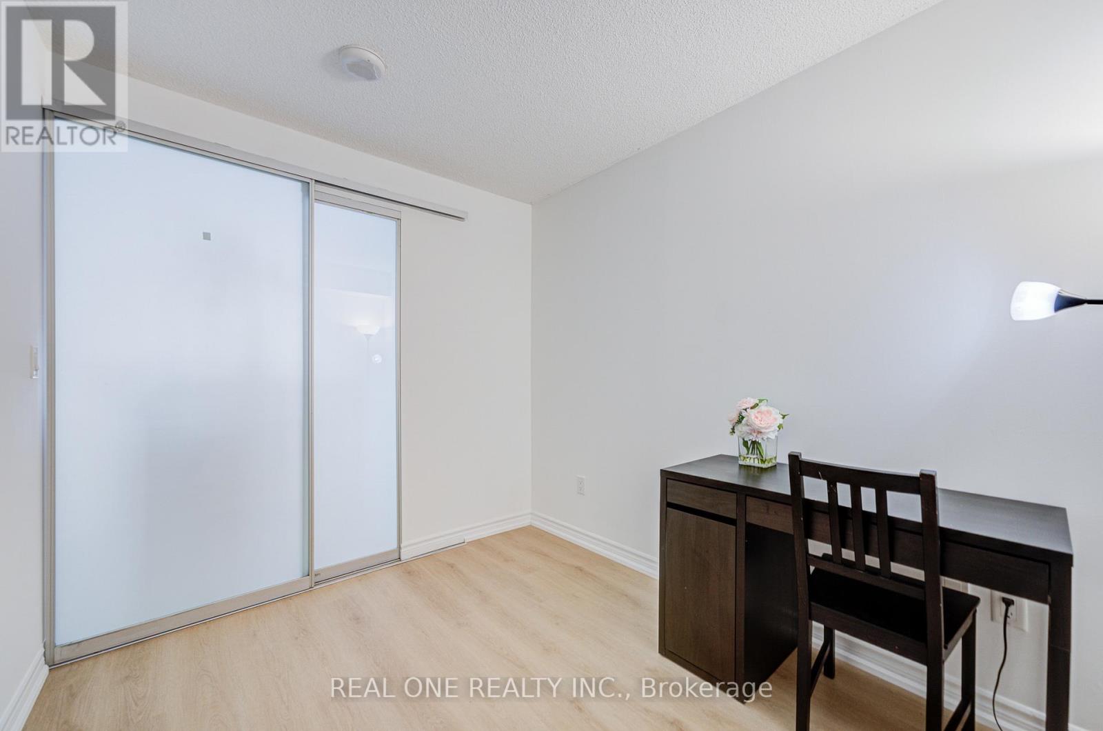 #1408 386 YONGE STREET - 27