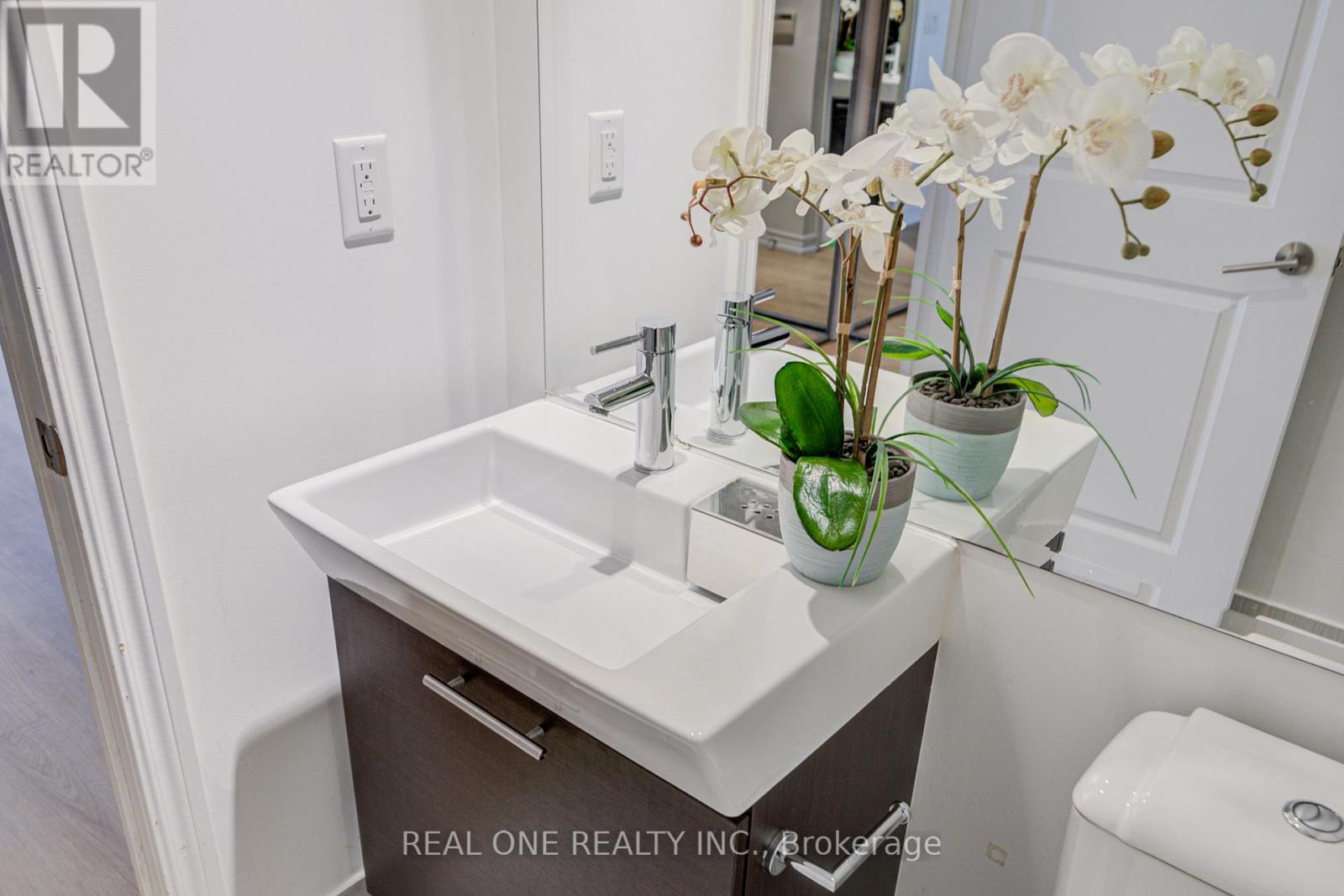 #1408 386 YONGE STREET - 31