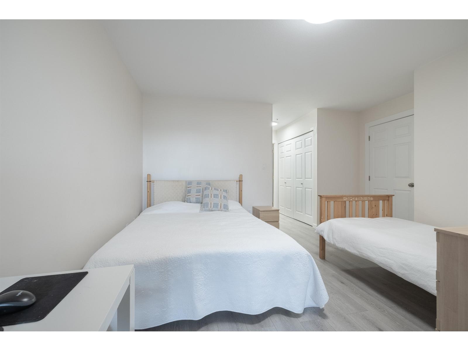 108 15233 PACIFIC AVENUE, White Rock