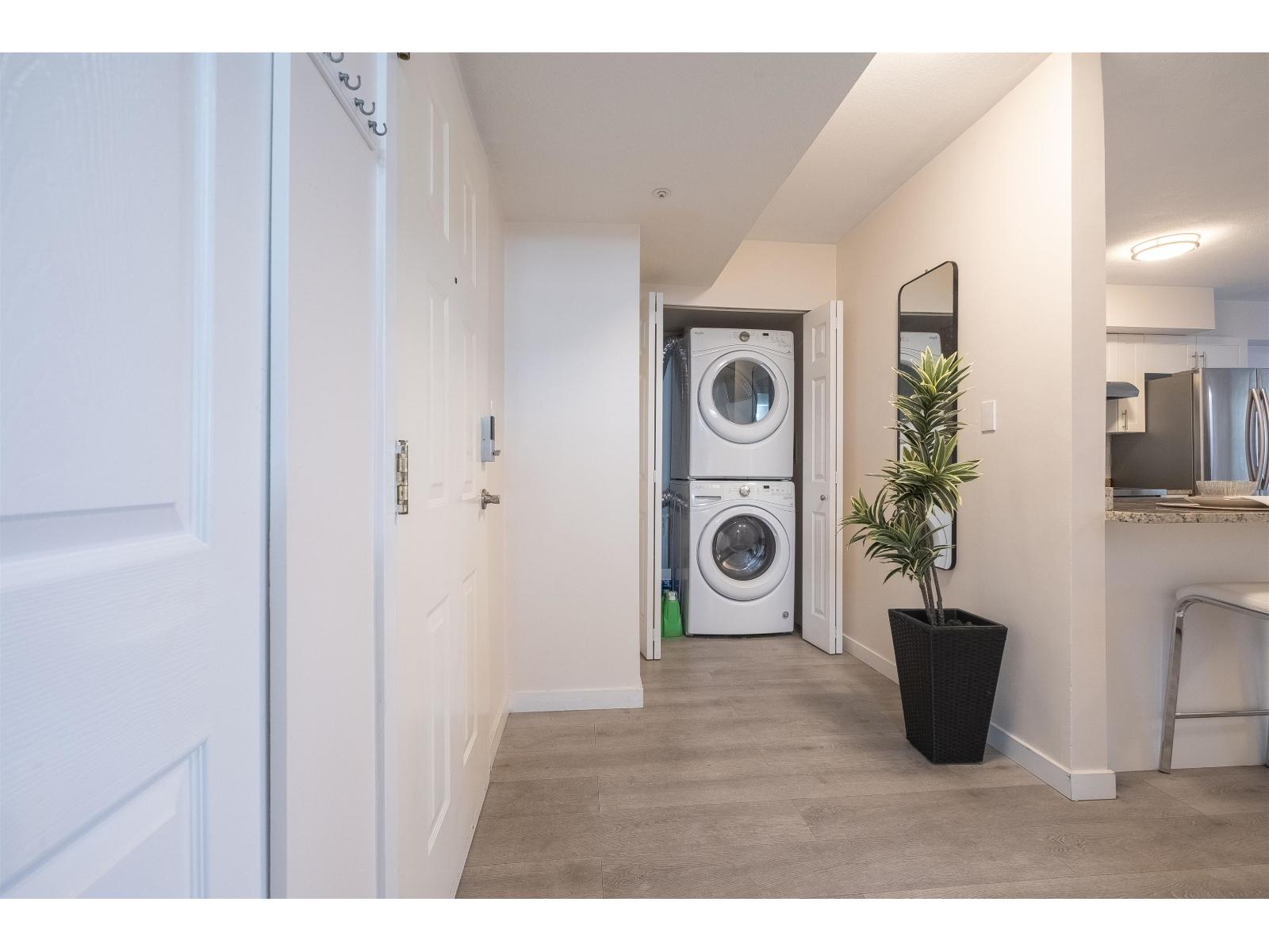 108 15233 PACIFIC AVENUE, White Rock