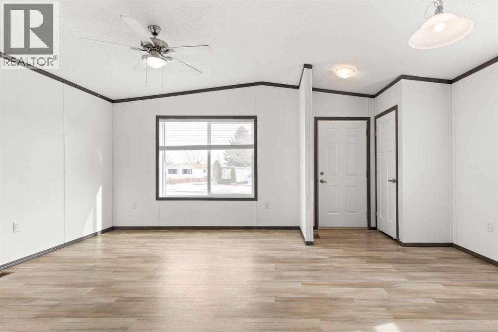 103 Anson Avenue SW - Photo 4 of 24, Medicine Hat, Alberta