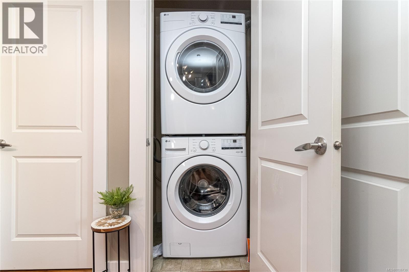 #312 1315 ESQUIMALT RD - 13