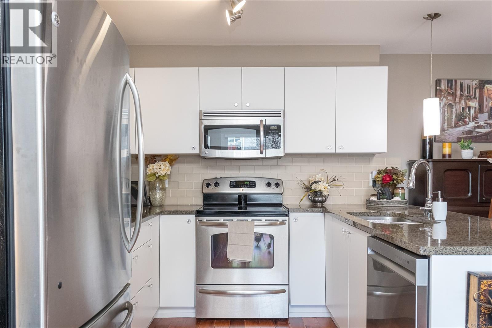 #312 1315 ESQUIMALT RD - 7