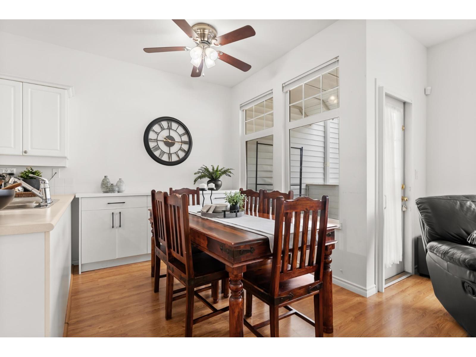 20 15037 58TH AVENUE, Surrey