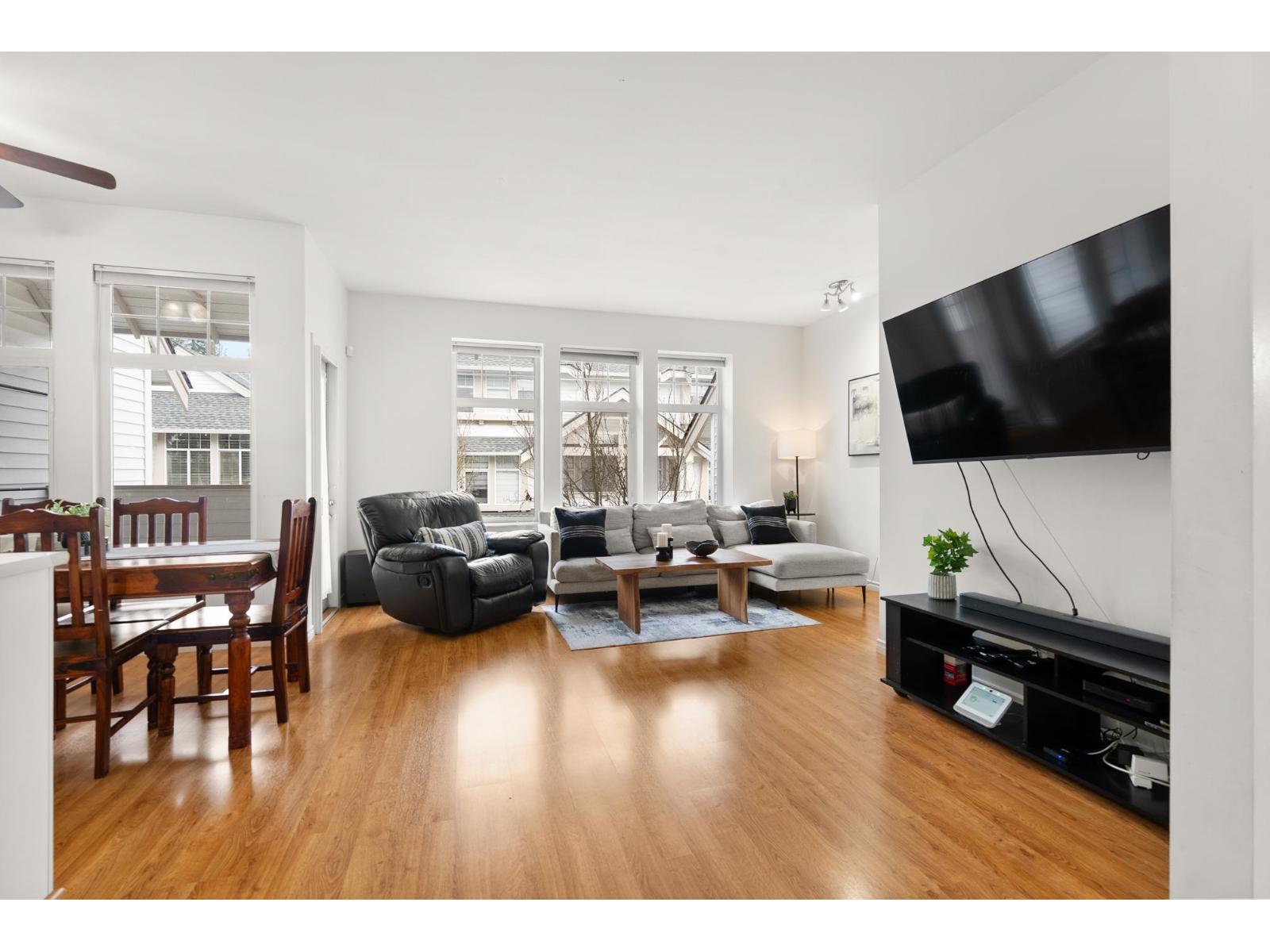 20 15037 58TH AVENUE, Surrey