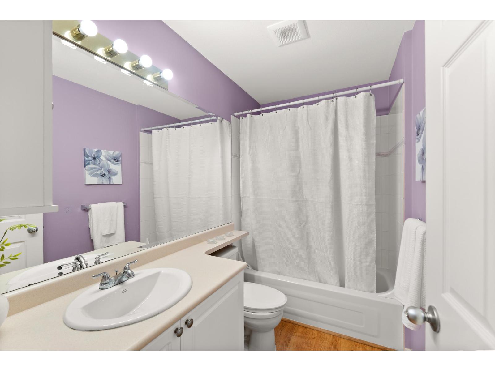 20 15037 58TH AVENUE, Surrey