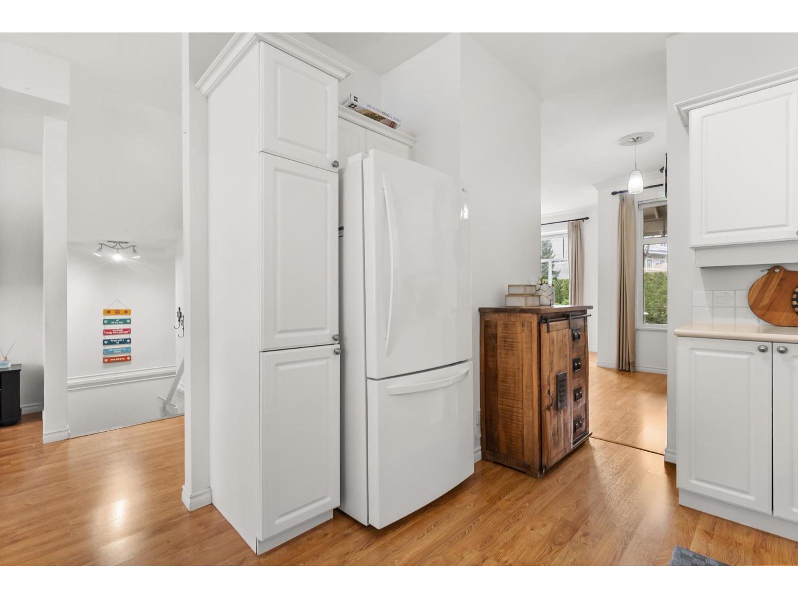 20 15037 58TH AVENUE, Surrey