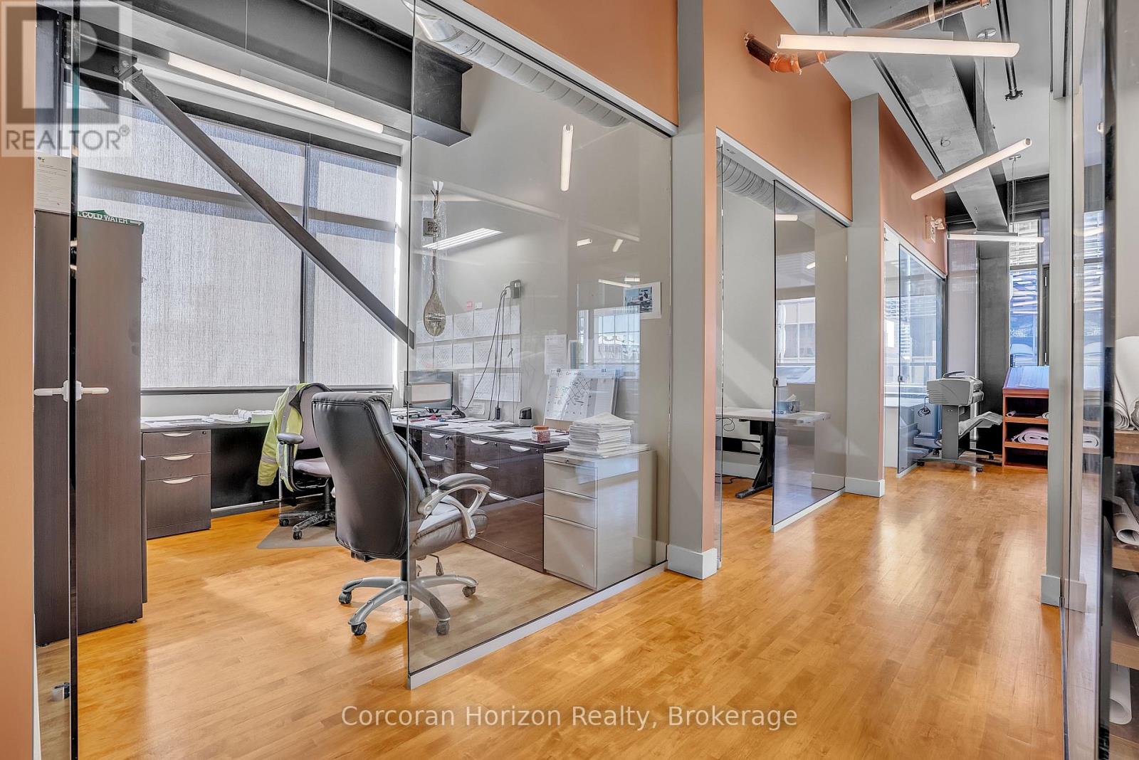 12 JAMES Street North 402