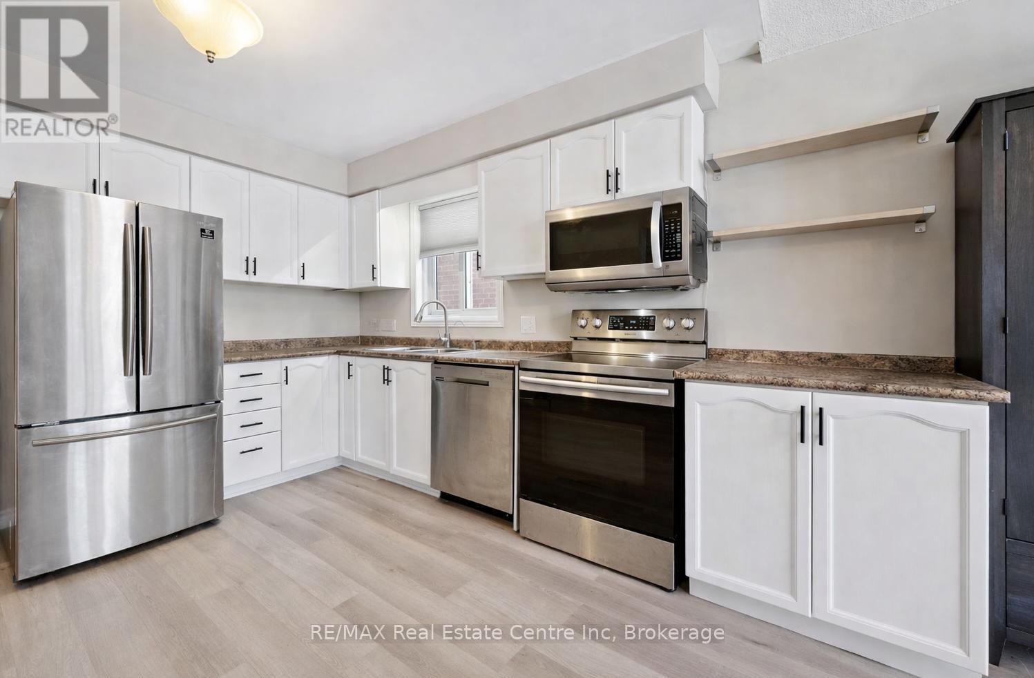 42 TARA CRESCENT - Photo 5 of 20, Kitchener, Ontario