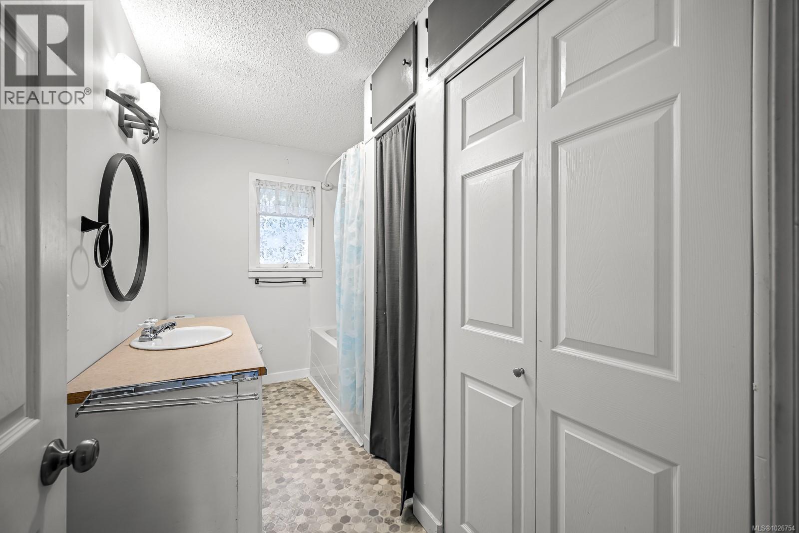 754 7th Ave - 20