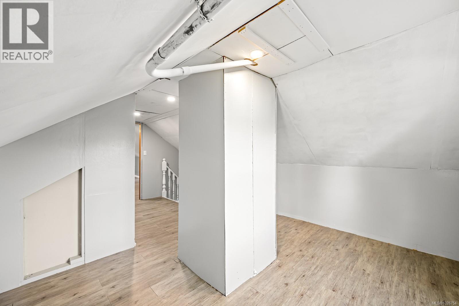 754 7th Ave - 26
