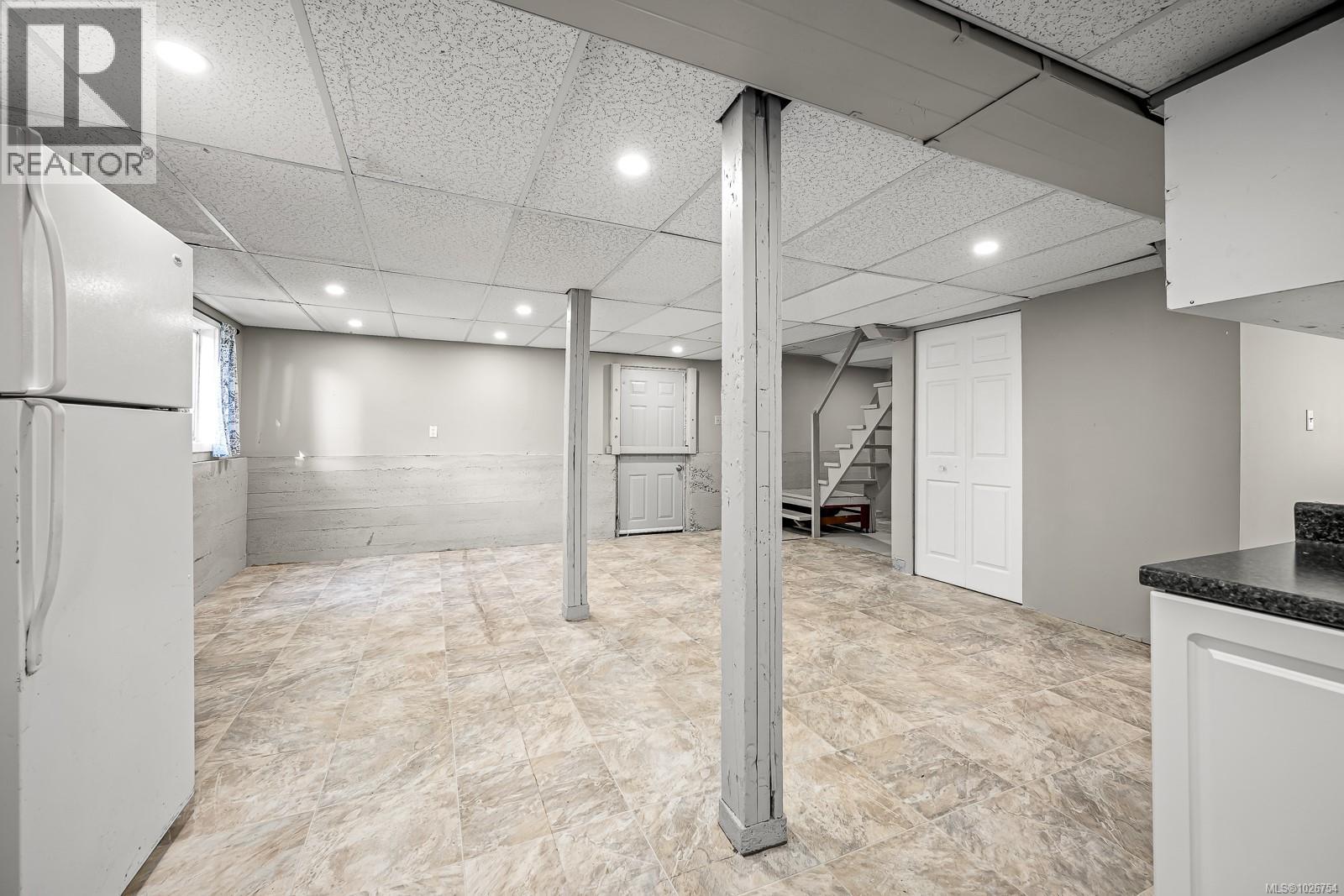 754 7th Ave - 29