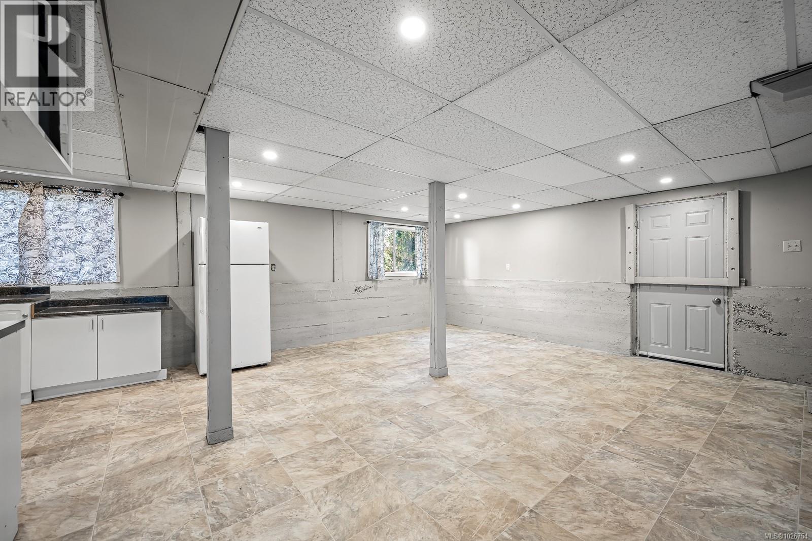 754 7th Ave - 30