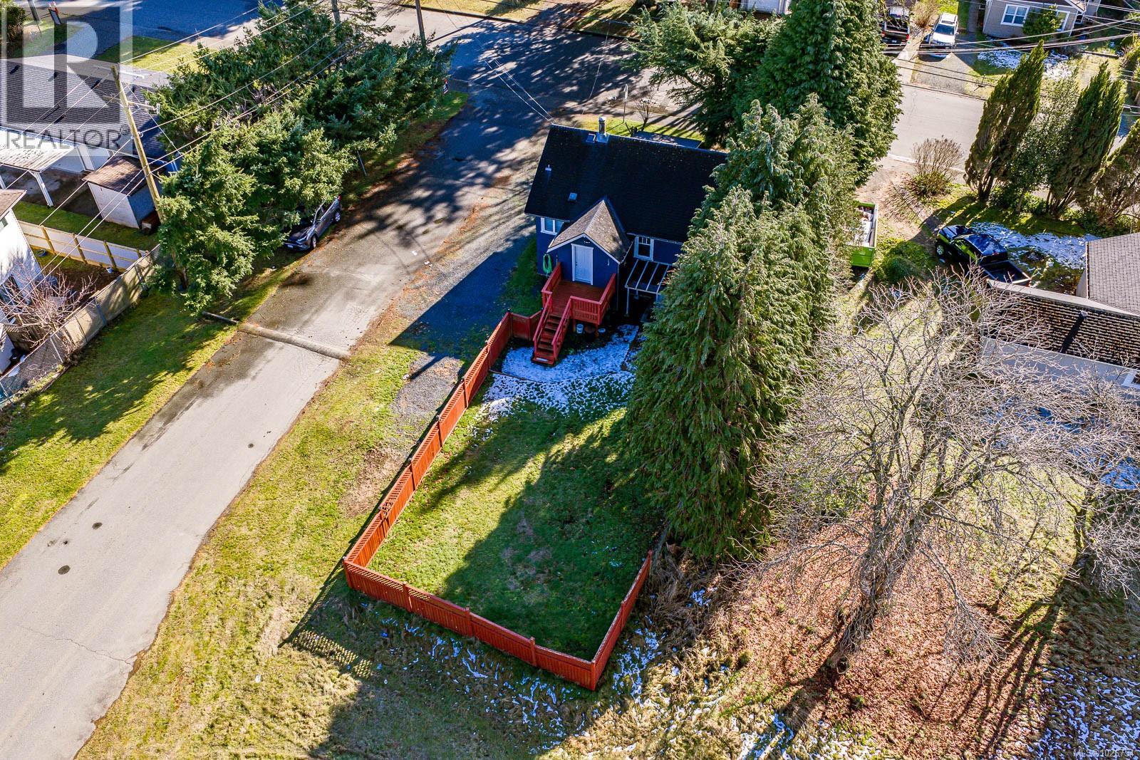 754 7th Ave - 51