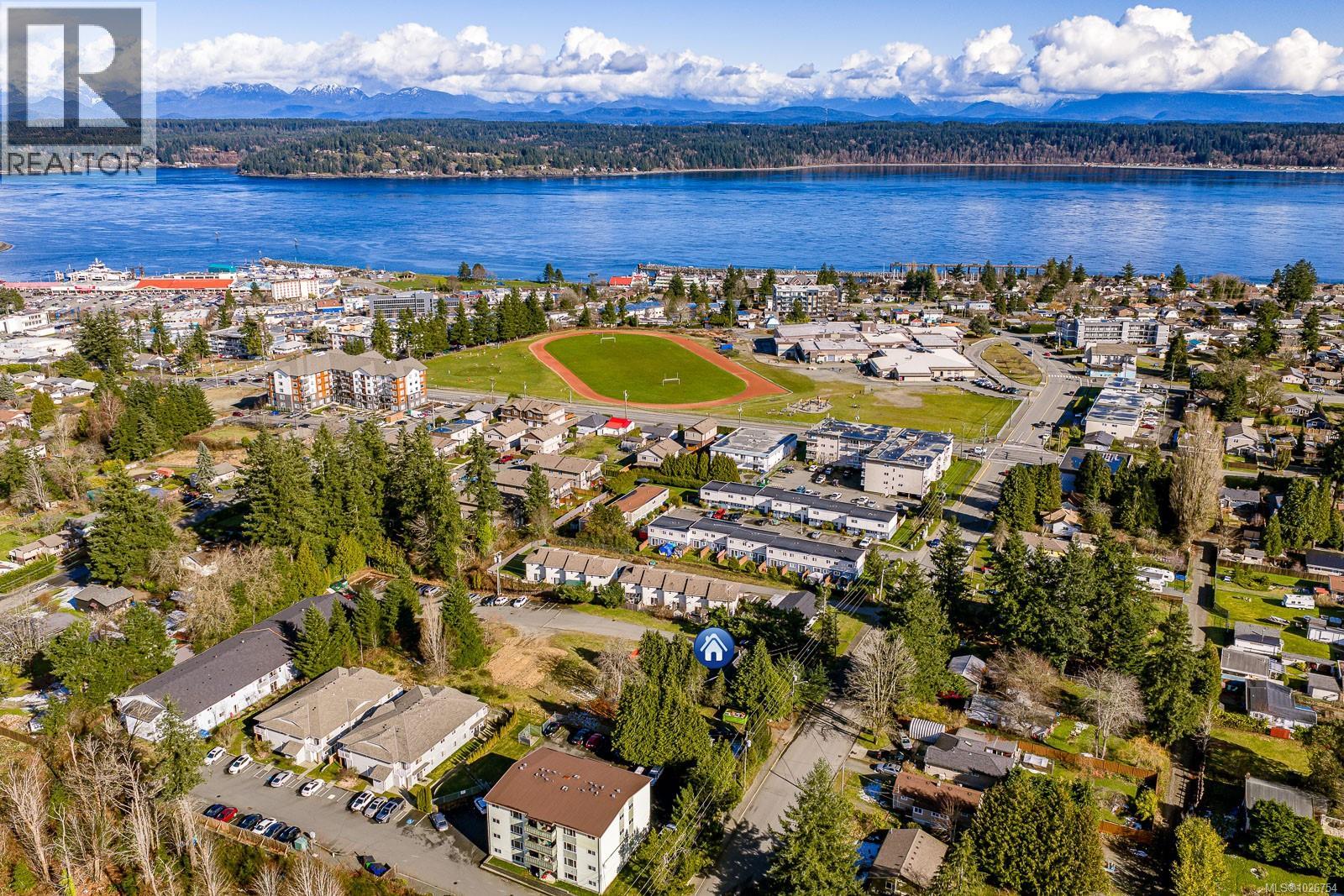 754 7th Ave - 52