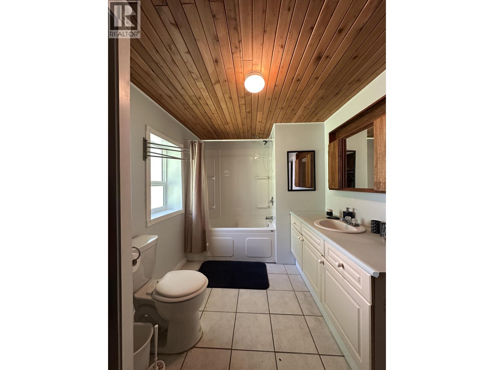 DL12032 MURPHY LAKE - 19