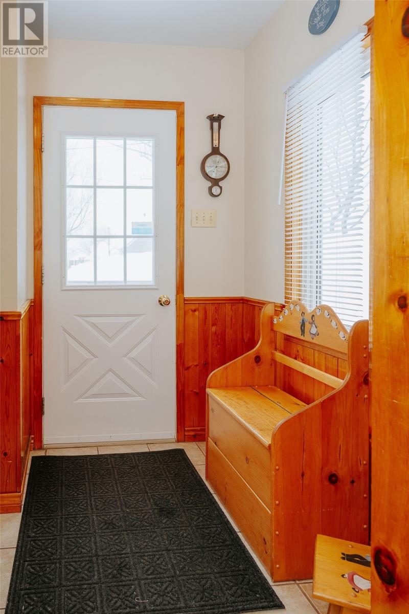 258 ELIZABETH DRIVE - 27