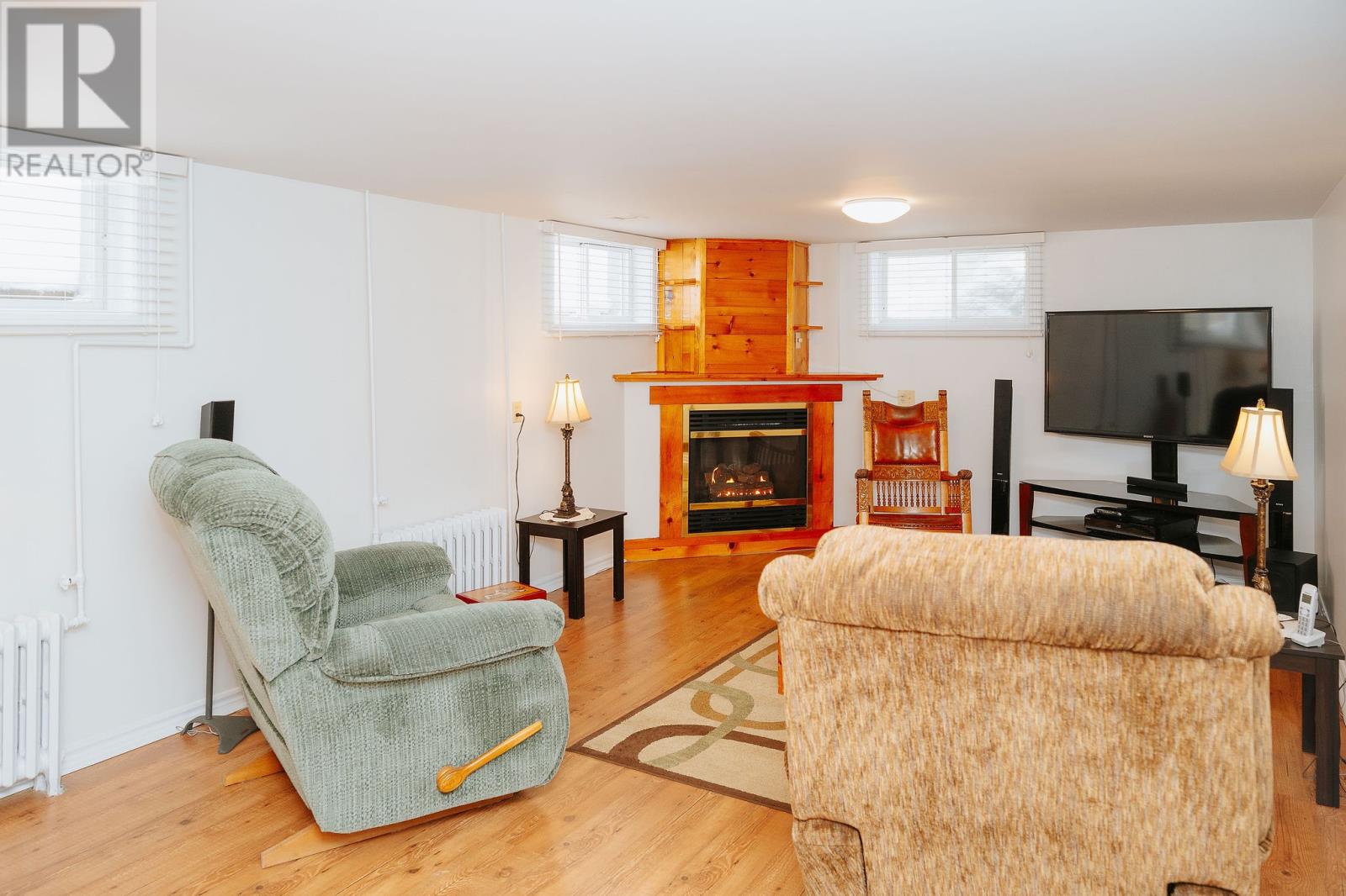 258 ELIZABETH DRIVE - 29