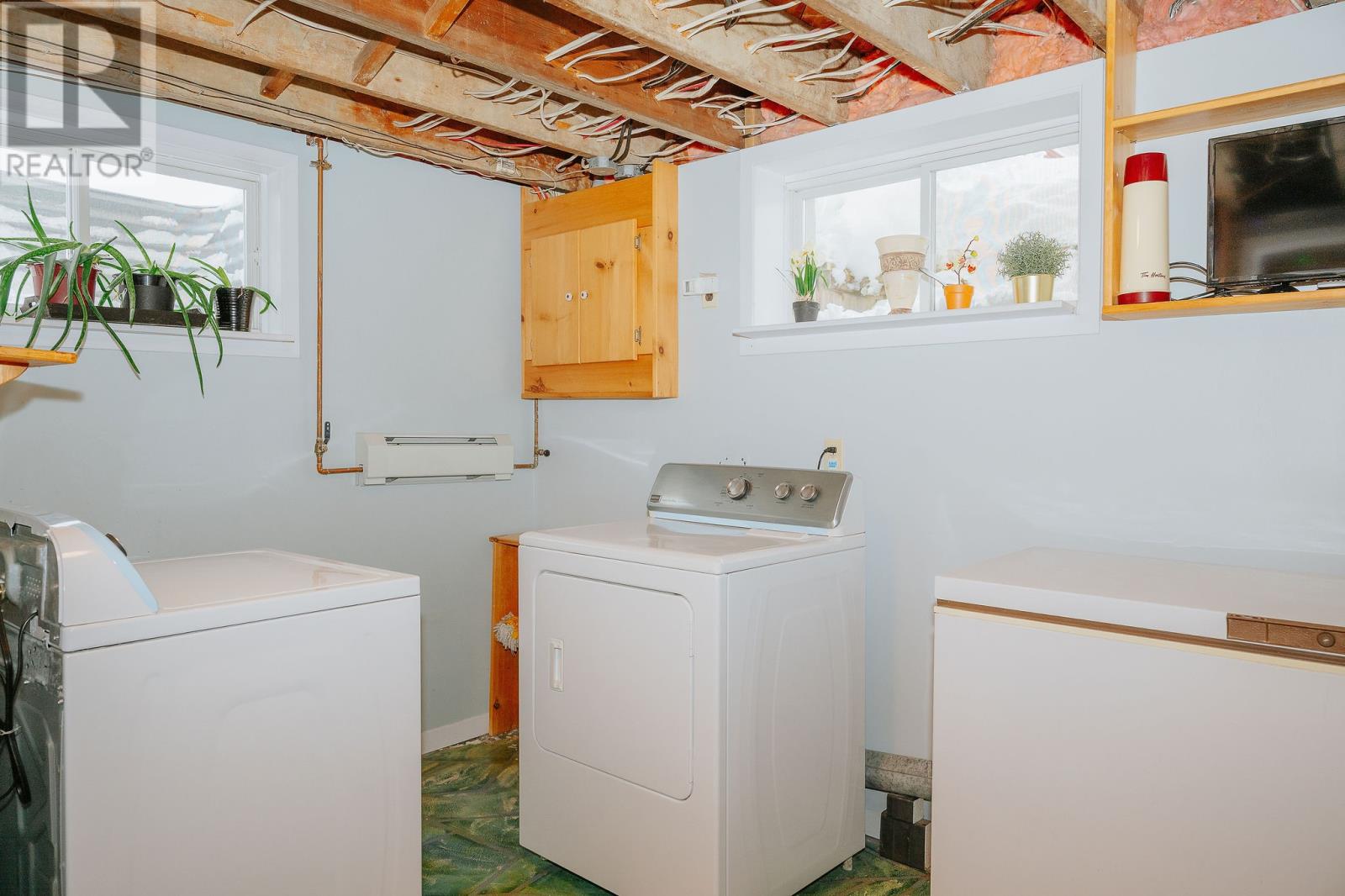 258 ELIZABETH DRIVE - 37