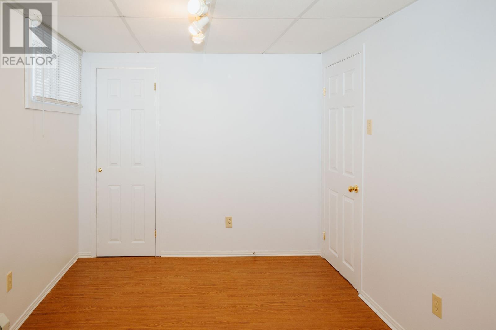 258 ELIZABETH DRIVE - 35