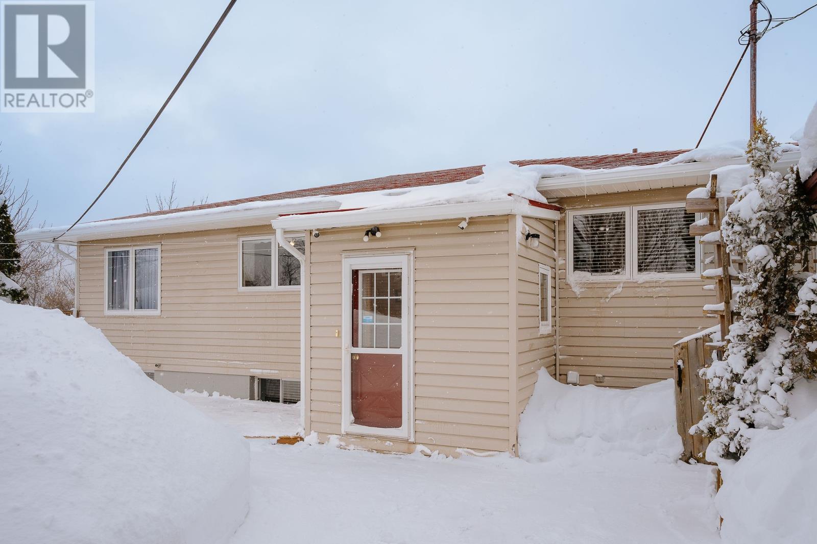 258 ELIZABETH DRIVE - 38