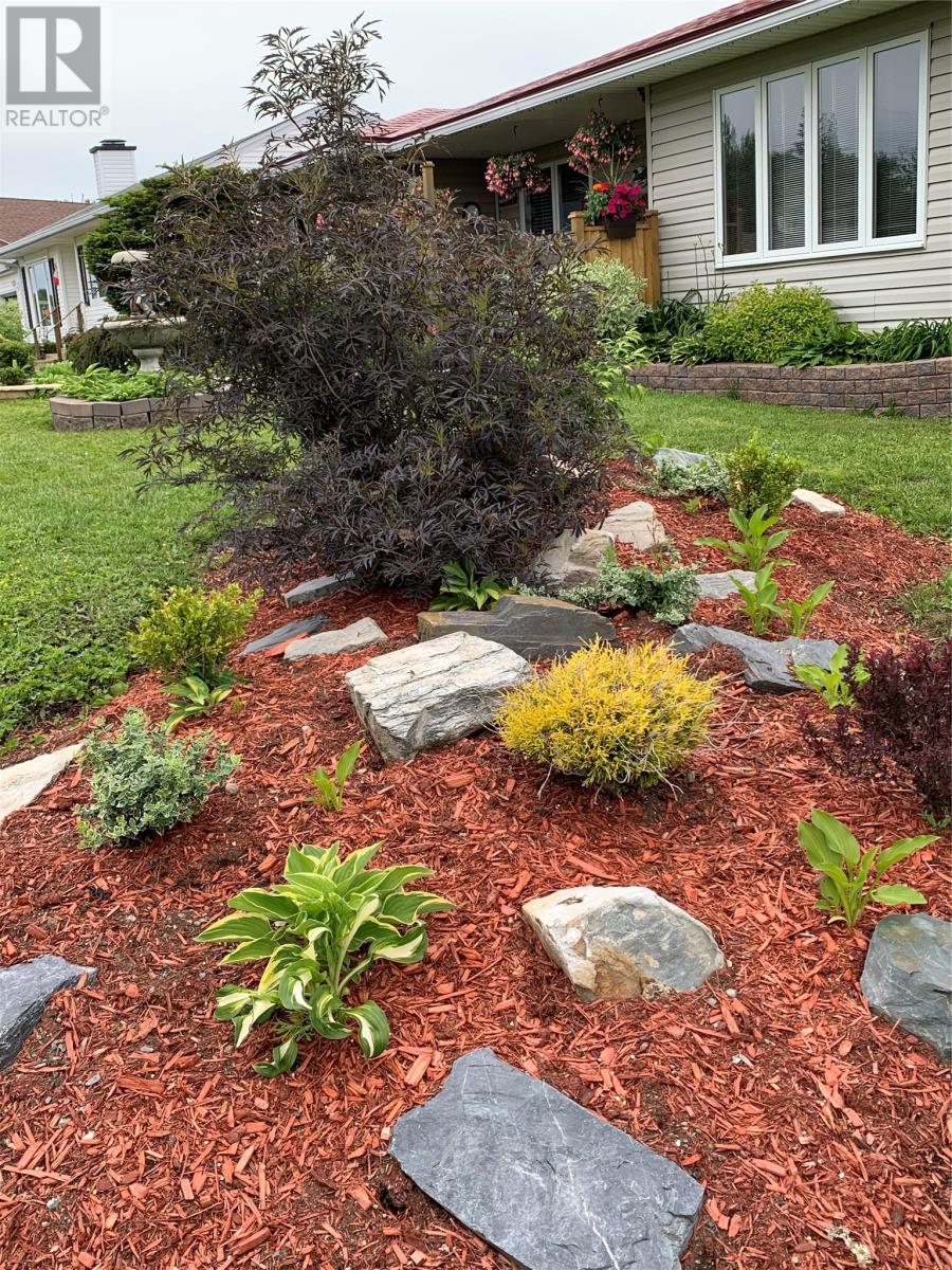 258 ELIZABETH DRIVE - 39