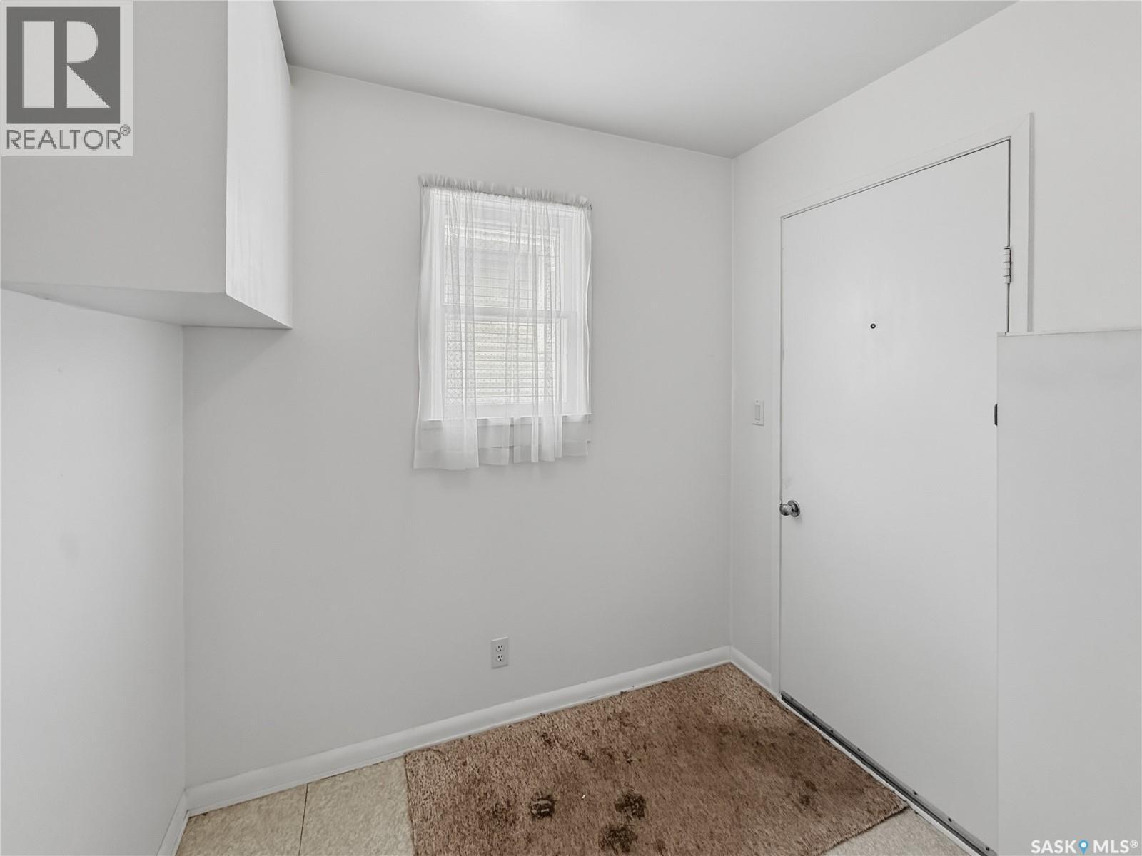 176 2nd AVENUE SE - Photo 2 of 35, Swift Current, Saskatchewan